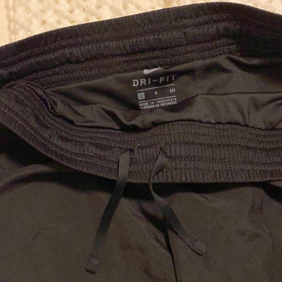 NWT Nike shorts - Picture 3 of 4